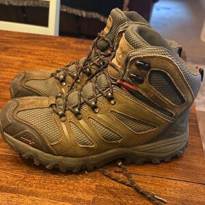 Sturdy Outdoor Men's hunting, hiking boots